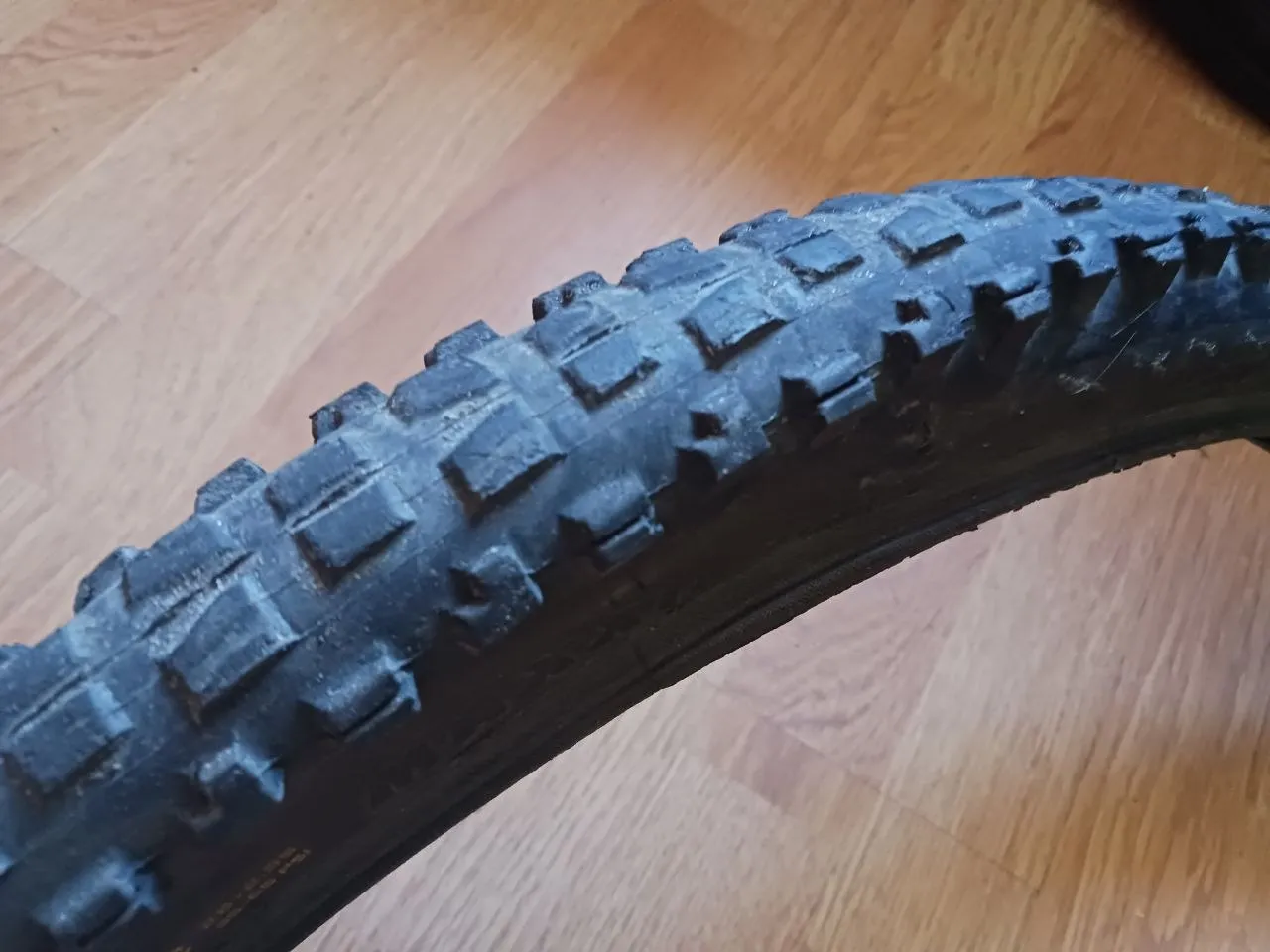 Покришки Maxxis Minion DHF 26х2.35 + Maxxis Holy Roller 26х2.20 фото 7