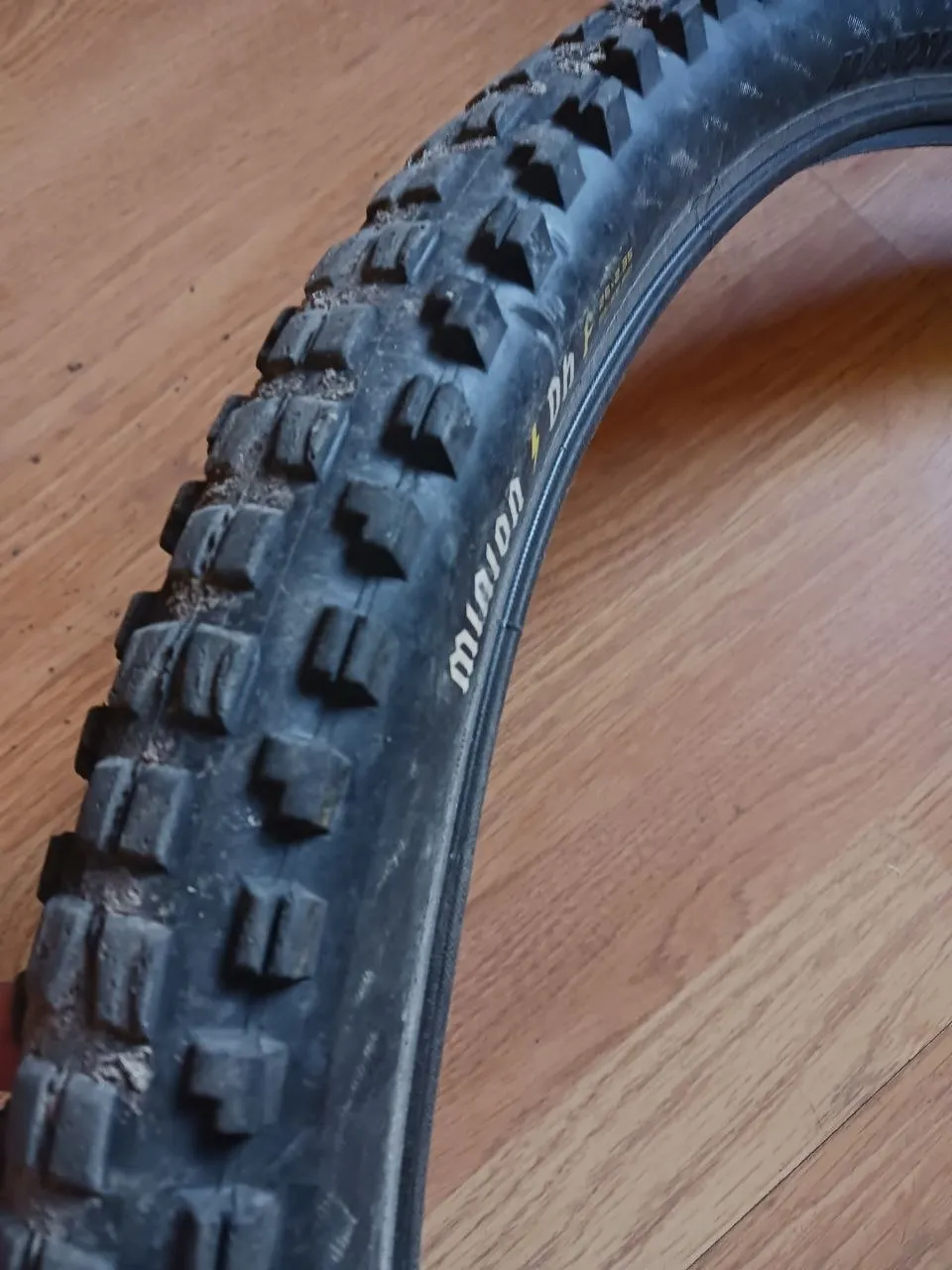 Покришки Maxxis Minion DHF 26х2.35 + Maxxis Holy Roller 26х2.20 фото 3