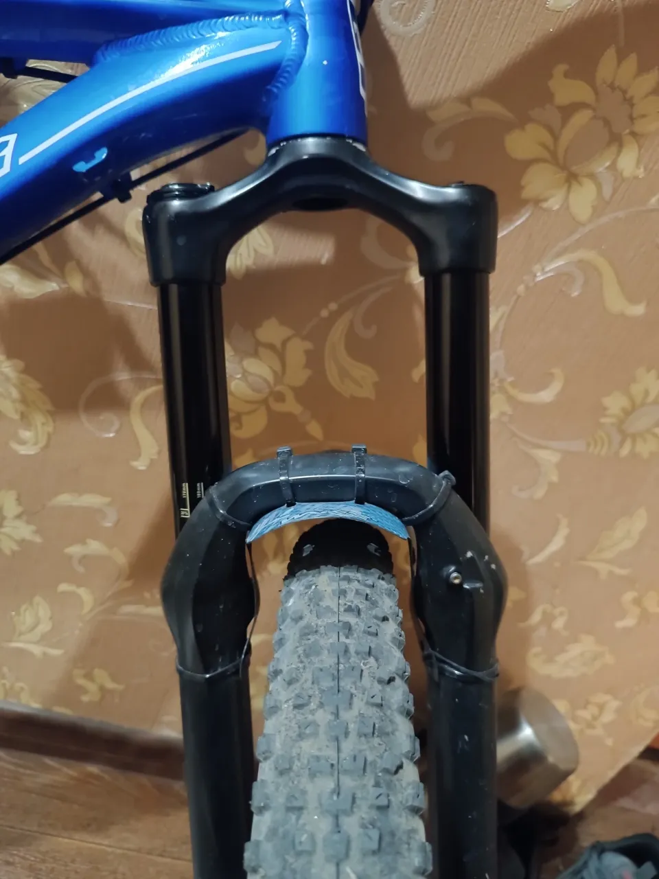 Вилка Rock Shox Lyrik RC Charger 2 фото 1