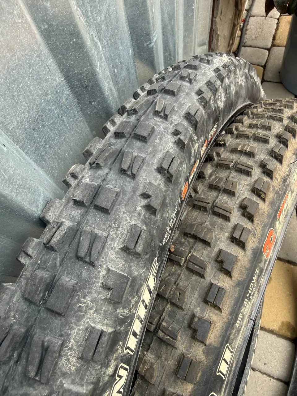 Maxxis Minion DHF + DHR 29" та High Roller 27.5" фото 2