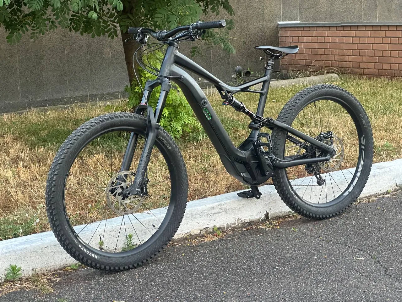 Електровелосипед Specialized Turbo Levo фото 3