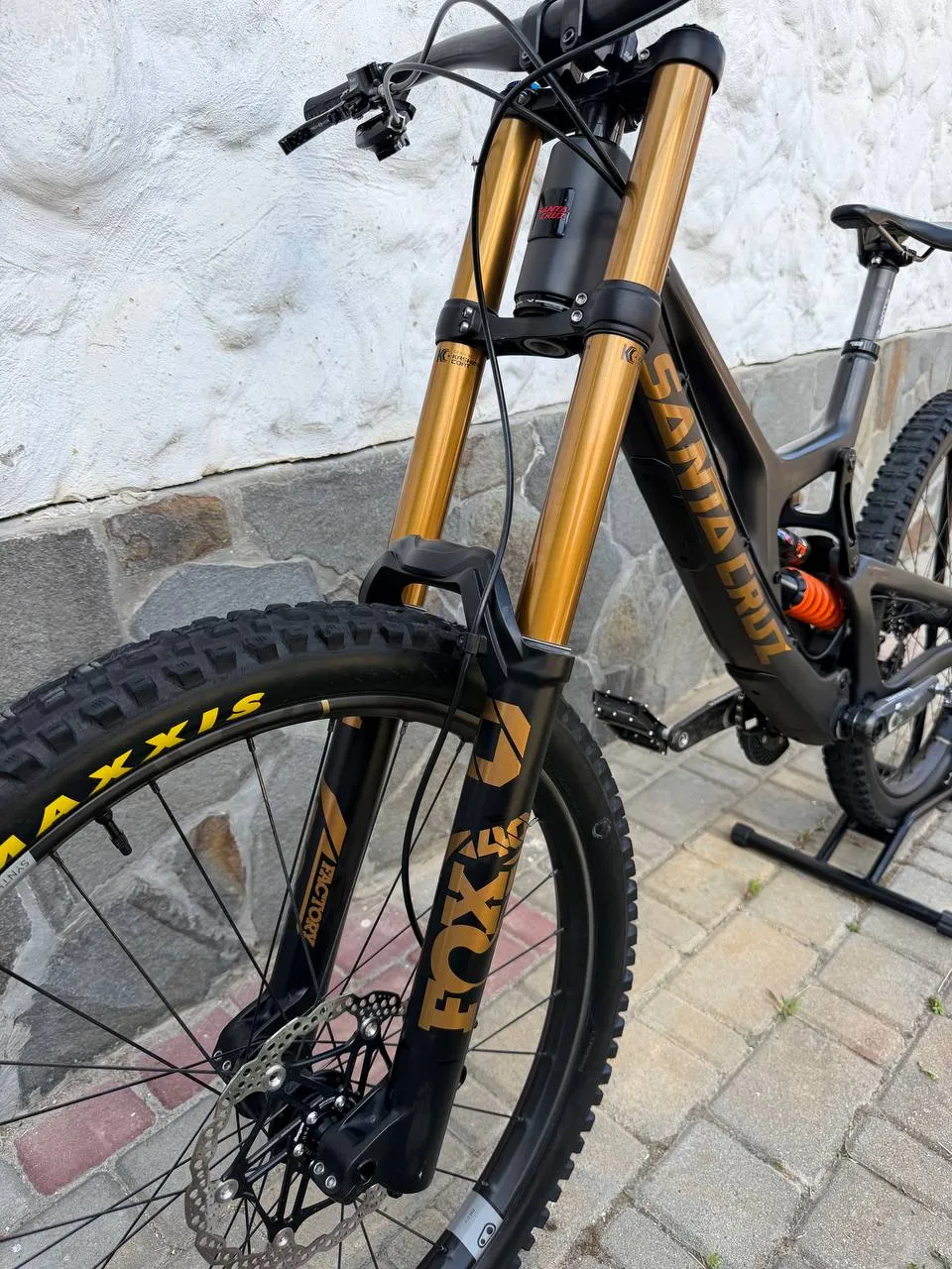 Велосипед Santa Cruz V10 CC 2022 + Fox компоненти фото 6