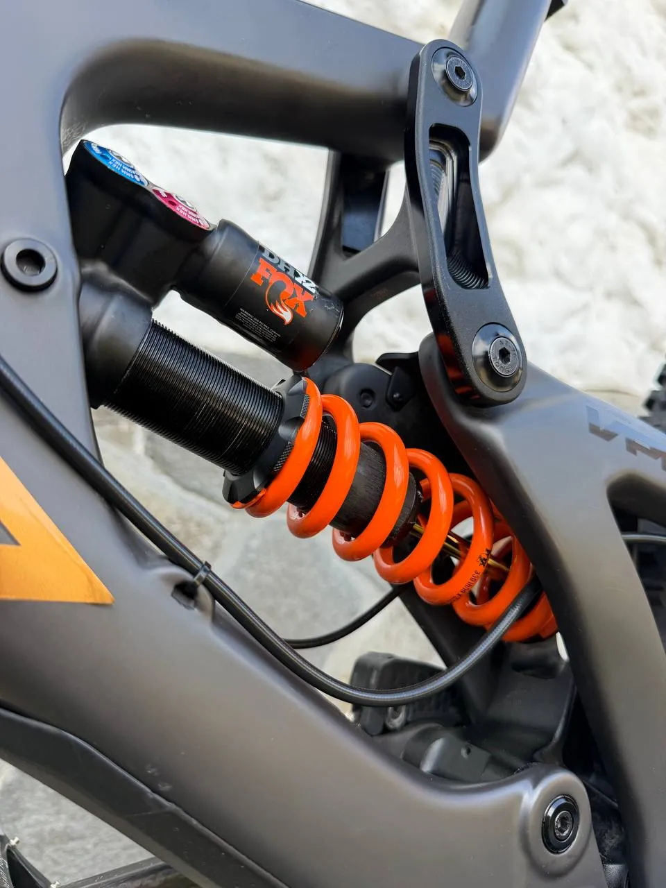 Велосипед Santa Cruz V10 CC 2022 + Fox компоненти фото 7