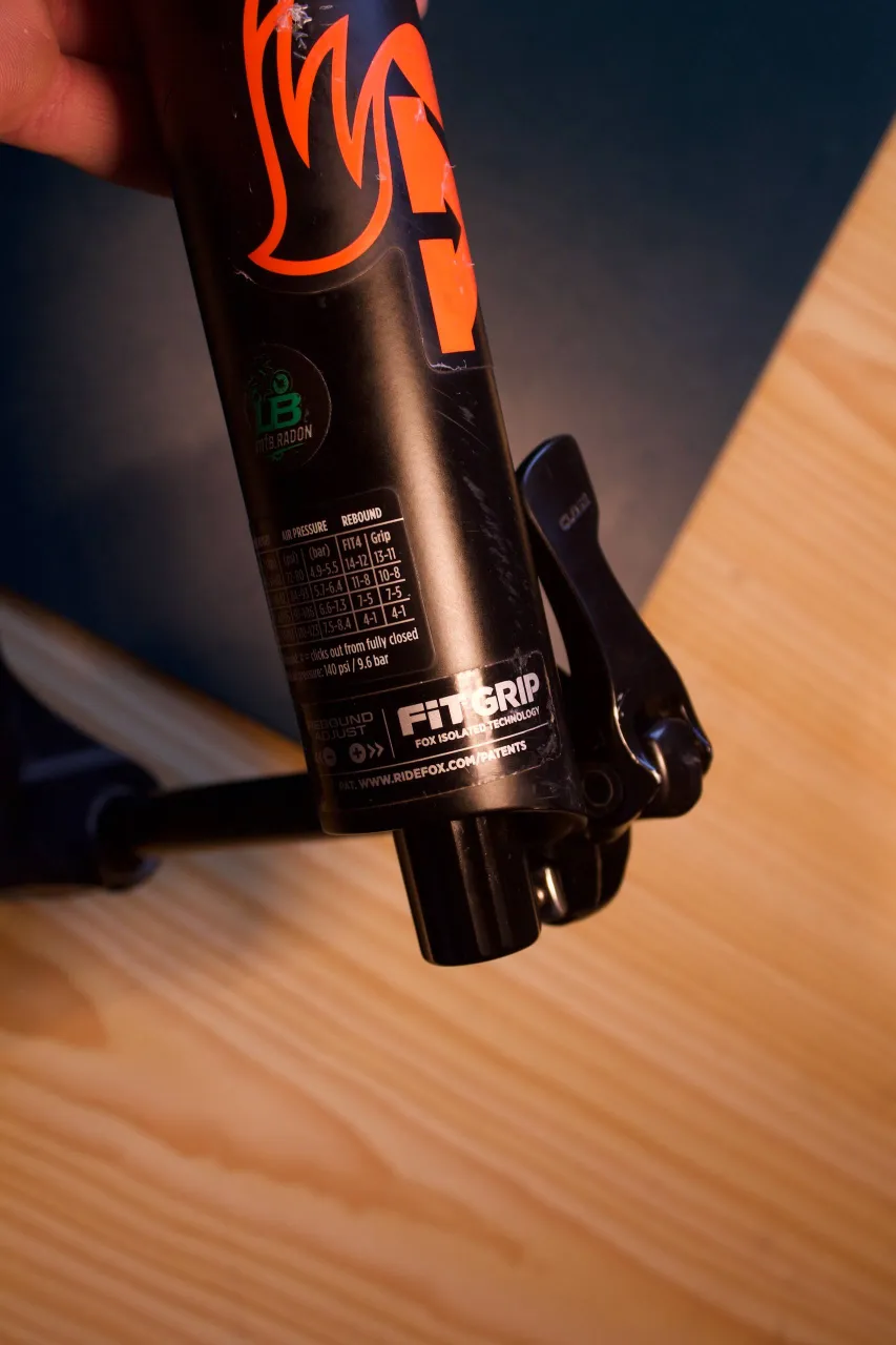 Fox 38 Performance 170mm вилка фото 4