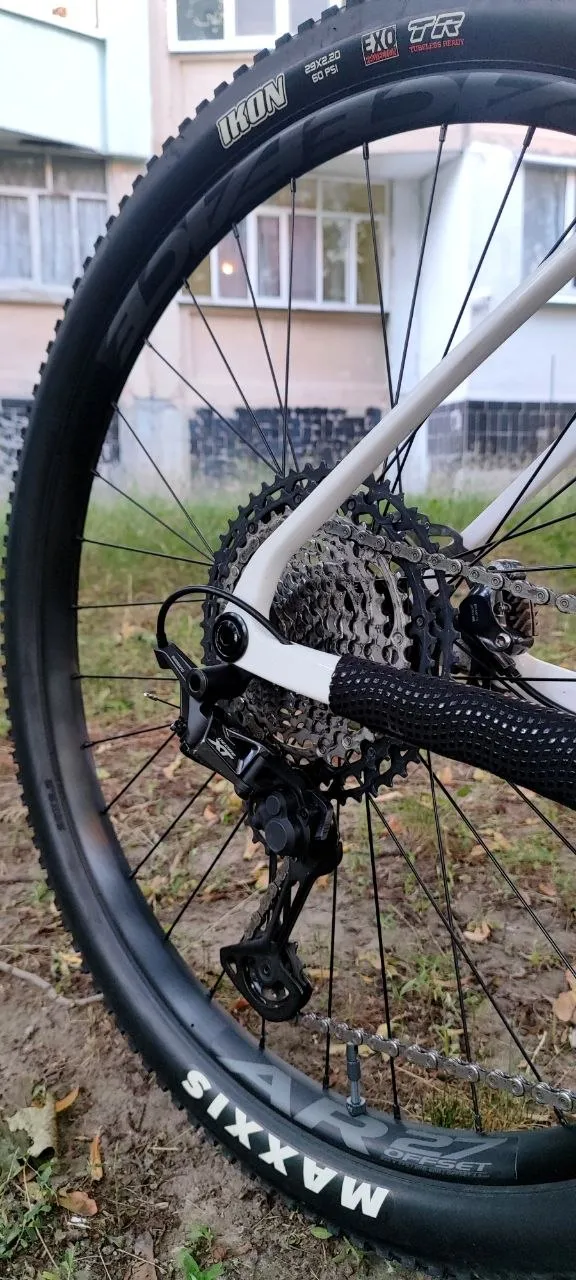 BH Ultimate EVO 8.5 карбоновий хардтейл 29" фото 4