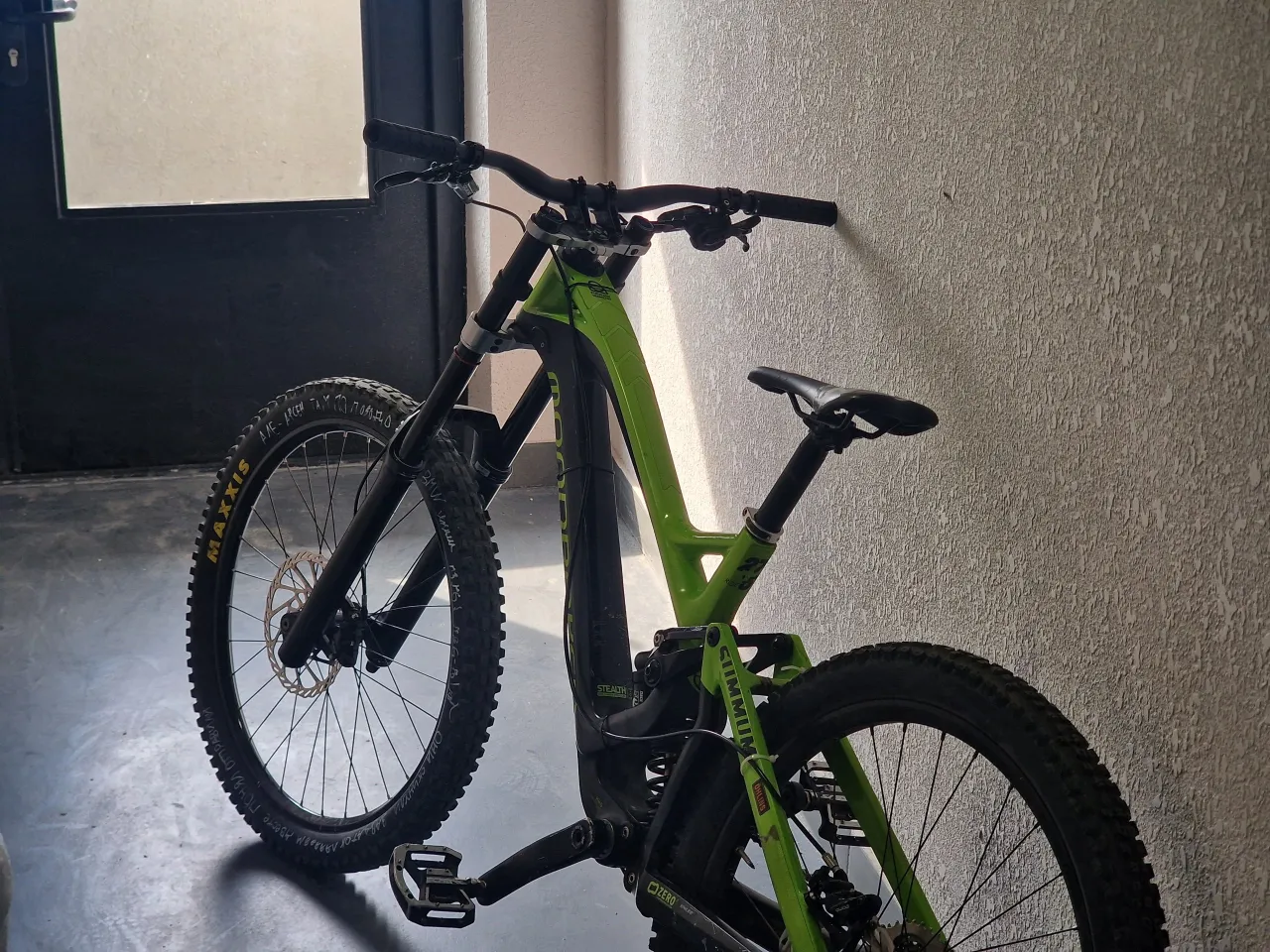 Mondraker Summum Pro Team Carbon 2019 даунхіл фото 2