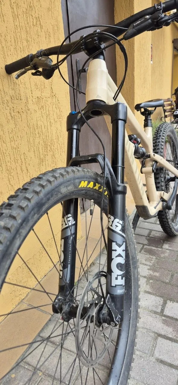 Fox Rhythm Series 36 Float 27.5 160mm Grip вилка фото 6