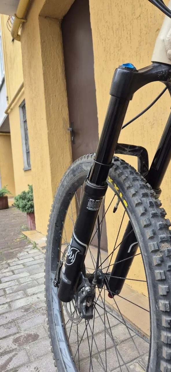 Fox Rhythm Series 36 Float 27.5 160mm Grip вилка фото 3