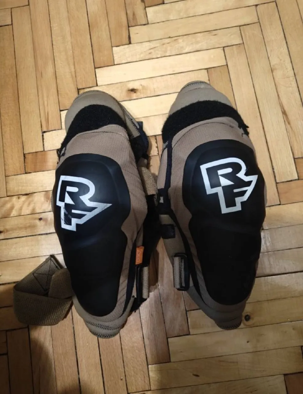 Наколінники Race Face Roam Knee фото 1