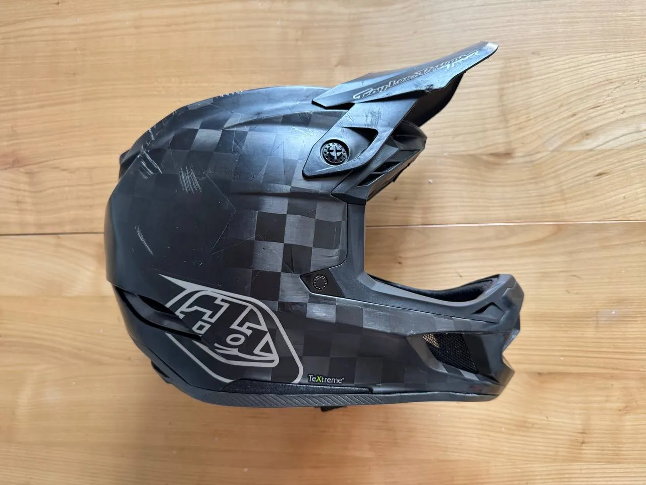 Troy Lee Designs D4 Carbon шолом XL фото 1