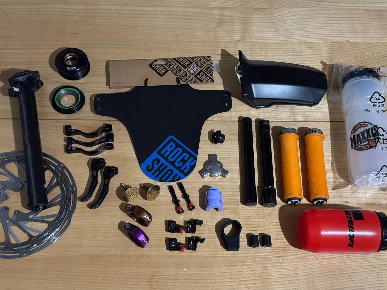 Вісь Fox 40 + підсідельник Title + грипси Ergon + ручки SRAM Maven фото 1