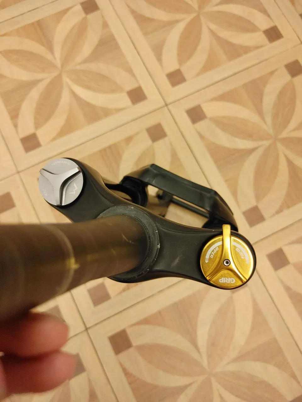 Вилка Marzocchi Bomber Z1 Grip 160mm 29 фото 7