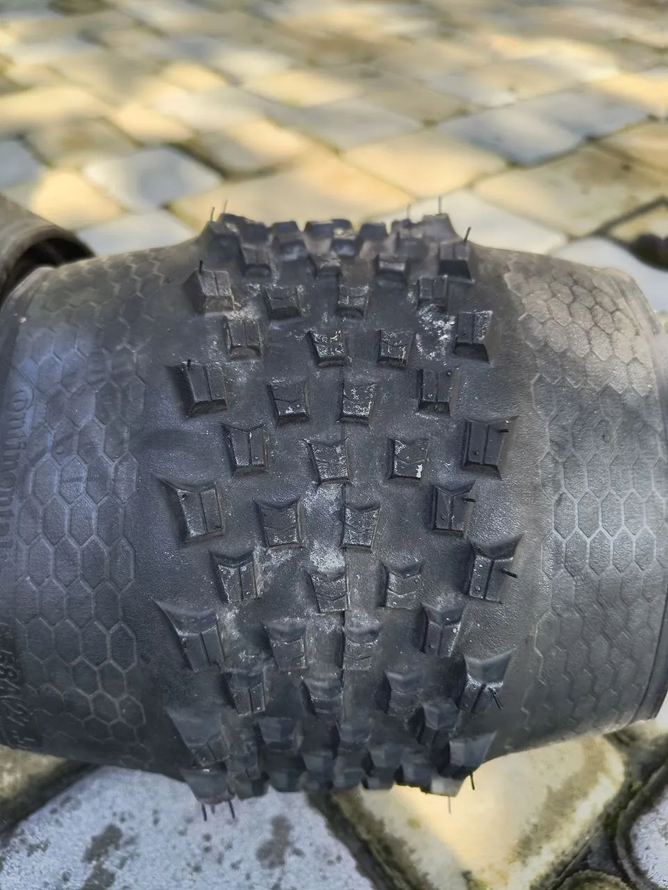 Покришки Continental Cross King 27.5" 2.6 фото 2