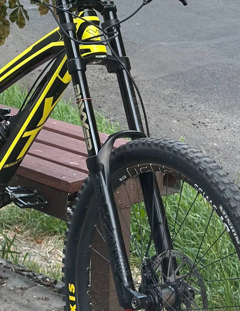 Вилка Rock Shox Boxxer 2016 Team 27.5 фото 1