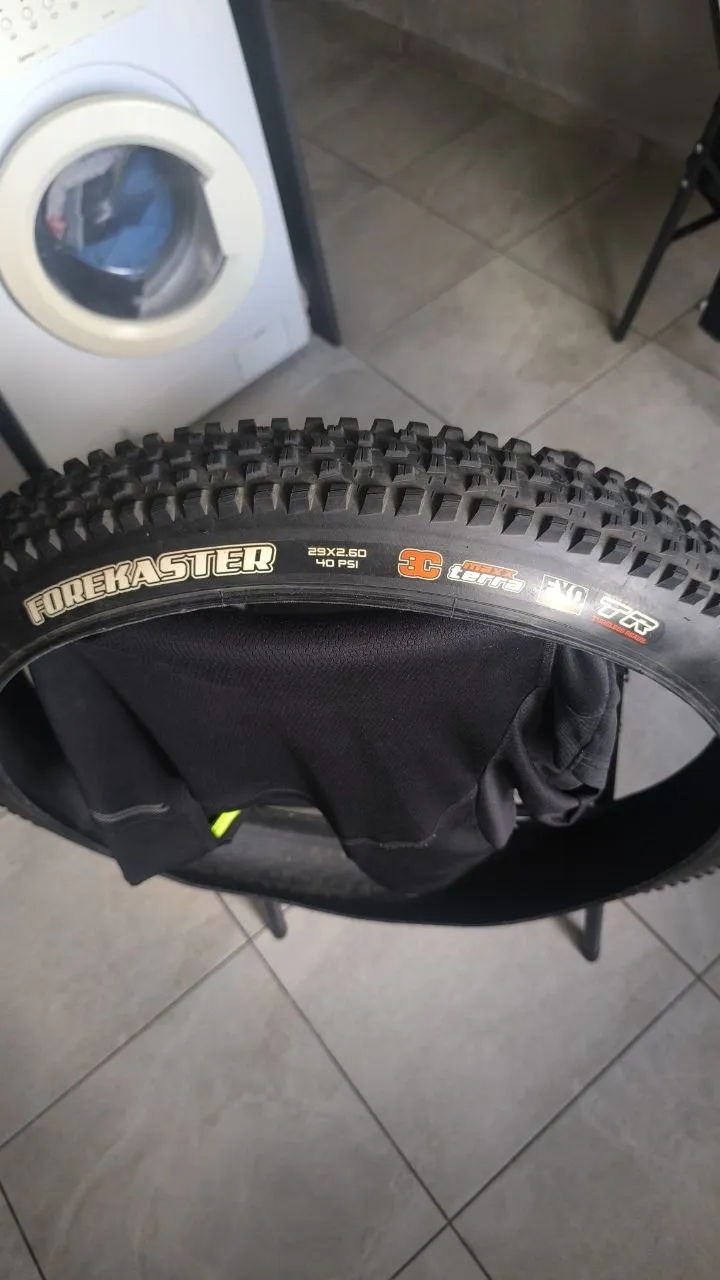Maxxis Forekaster 29x2.6" WT + Maxxis Assegai 29x2.50" WT фото 3