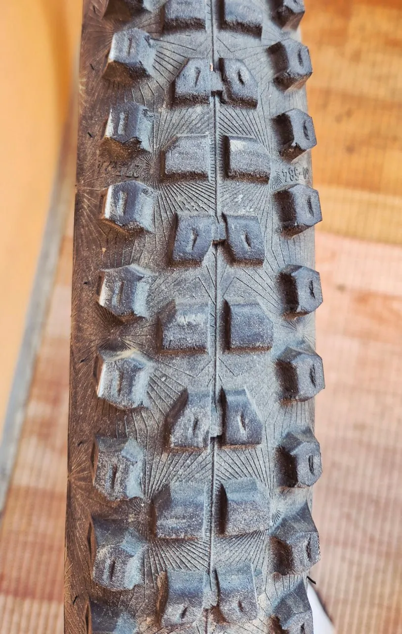Покрышка Maxxis Rekon Race 27.5×2.35 + покрышка Continental Kryptotal Rear 27.5×2.35 + колесо Specialized 29" в сборе фото 4