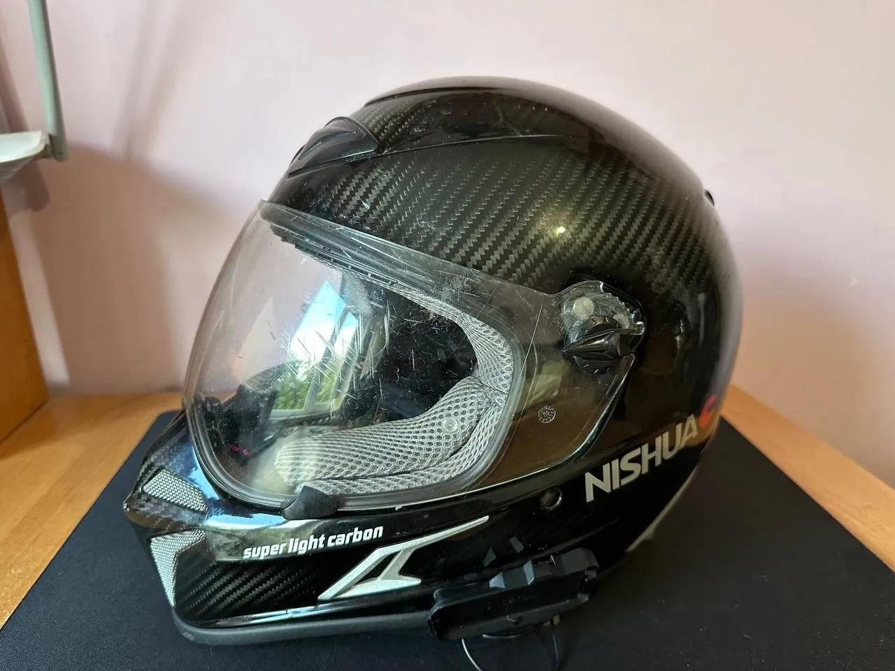 Шолом NISHUA Enduro Carbon + акустика JBL фото 1