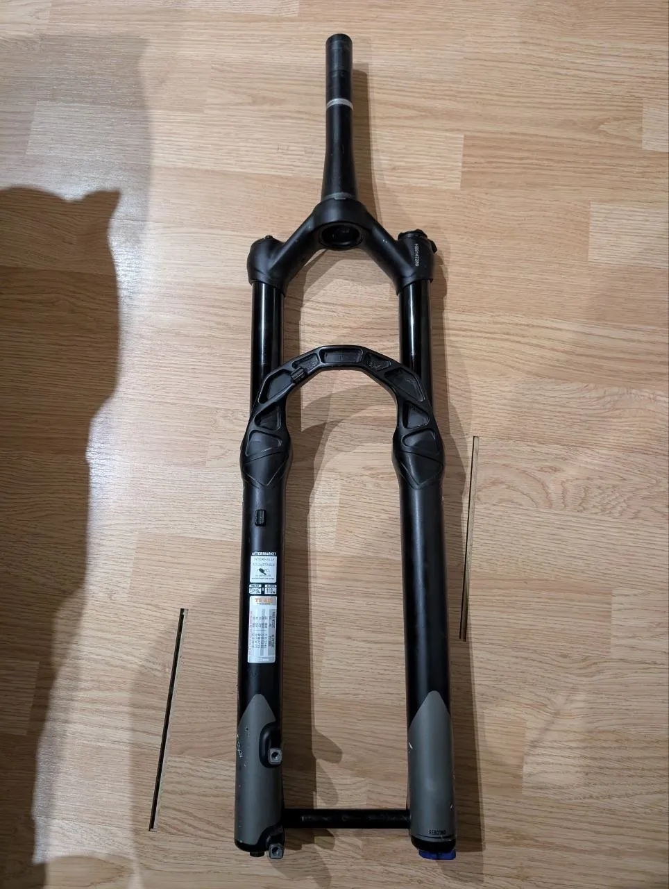 Вилка Manitou Machete 140mm Boost 15x110 фото 8