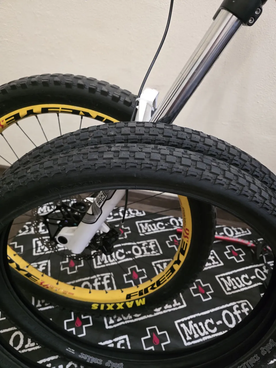 Maxxis Holy Roller 26" 2.4 фото 1