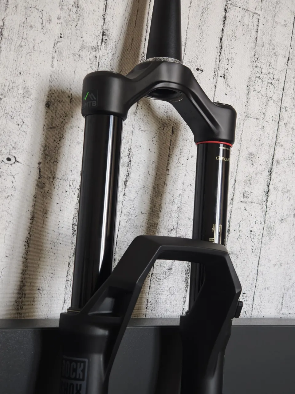 RockShox Domain R 29" 180 мм вилка фото 5