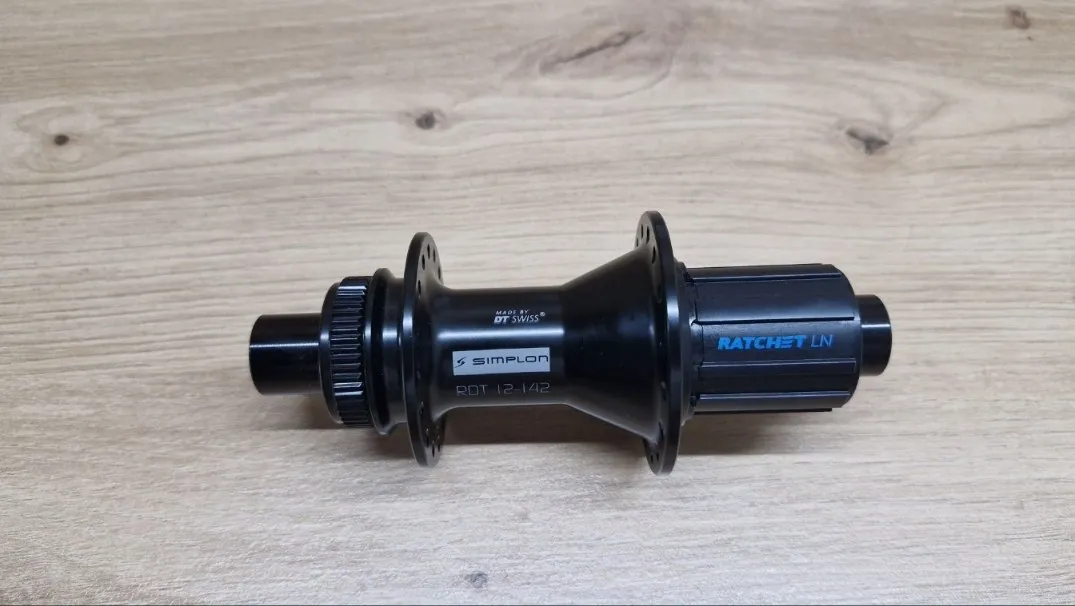 Задня втулка DT Swiss 370 Ratchet 18T 32H фото 2