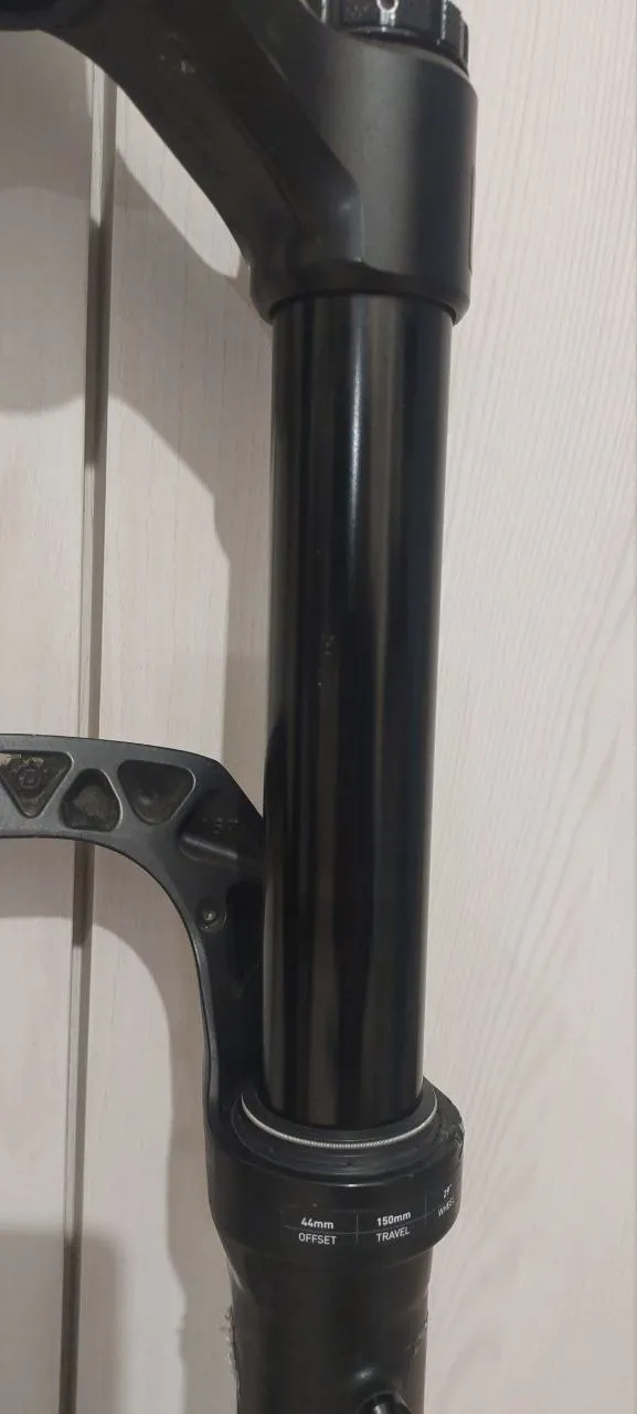 Вилка Rock Shox Lyrik Select+ Charger 3 35мм 150мм фото 8