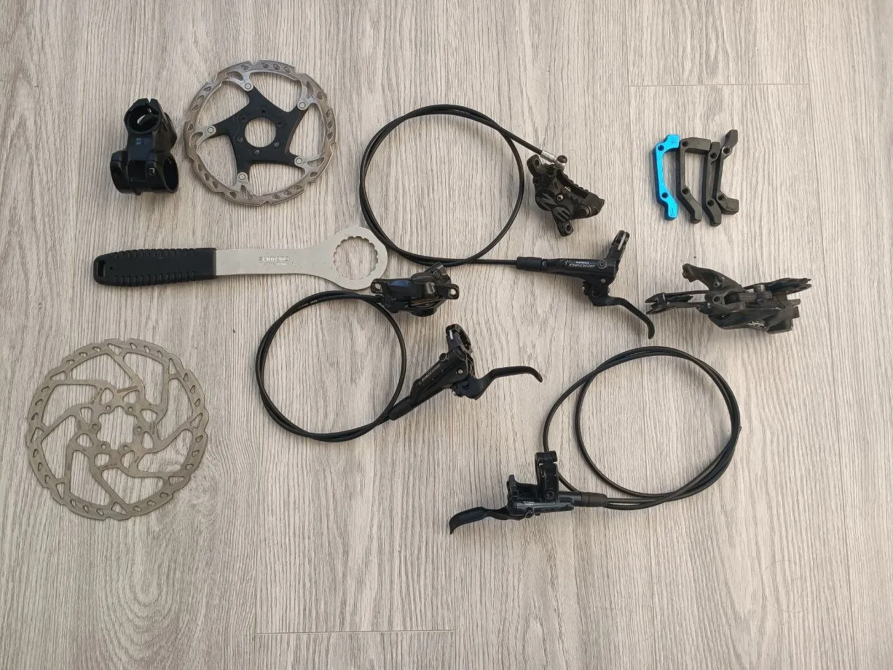 Велозапчастини Shimano (Deore, XT, Zee), Bontrager та інструмент фото 1