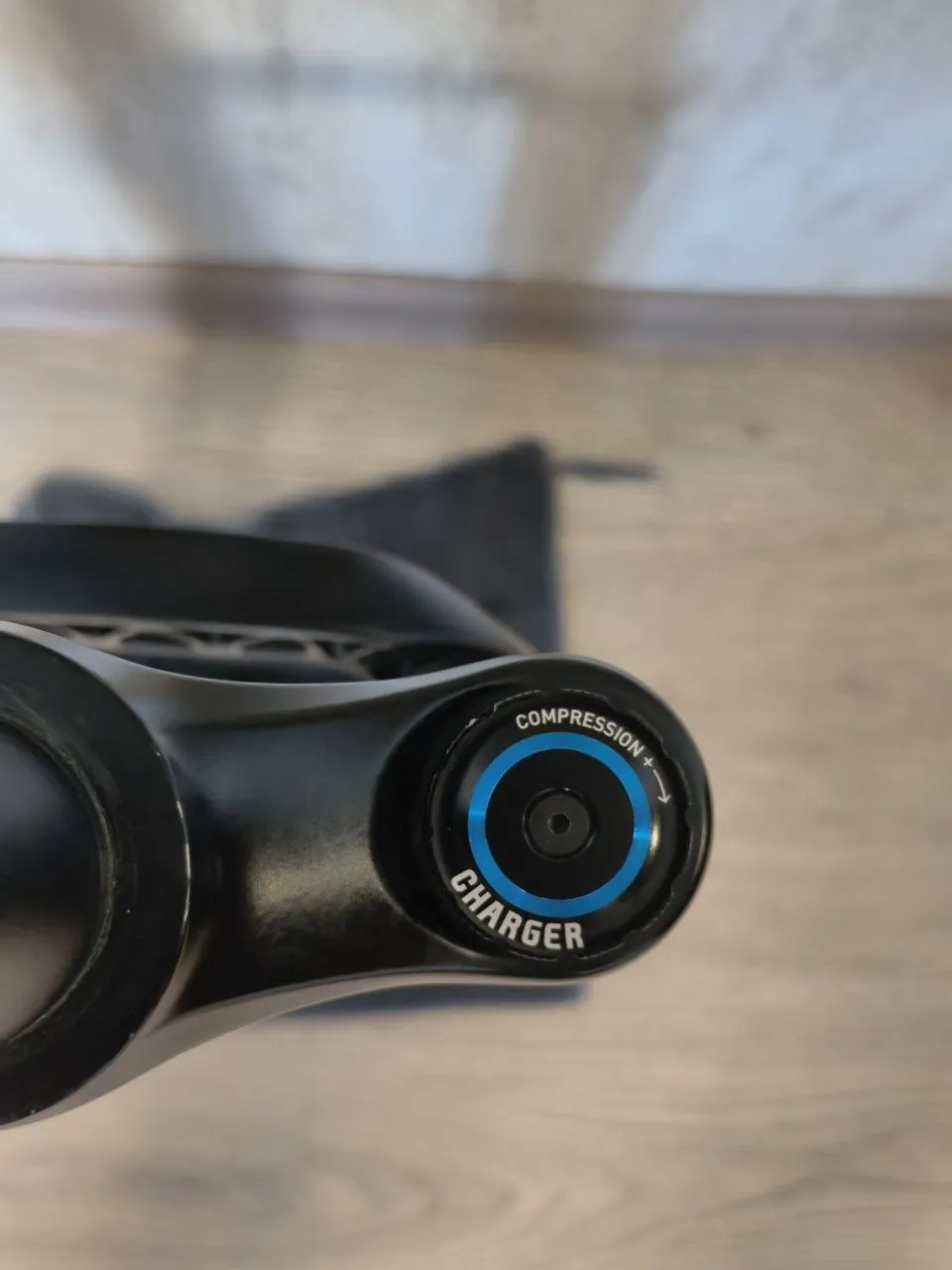 RockShox Lyrik Select+ Charger 2.1 RC вилка 160 мм фото 5