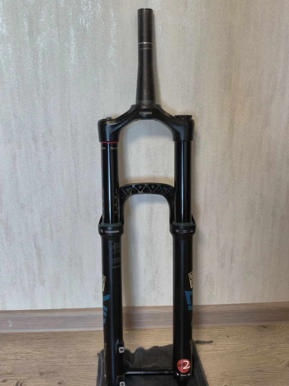 RockShox Lyrik Select+ Charger 2.1 RC вилка 160 мм фото 3
