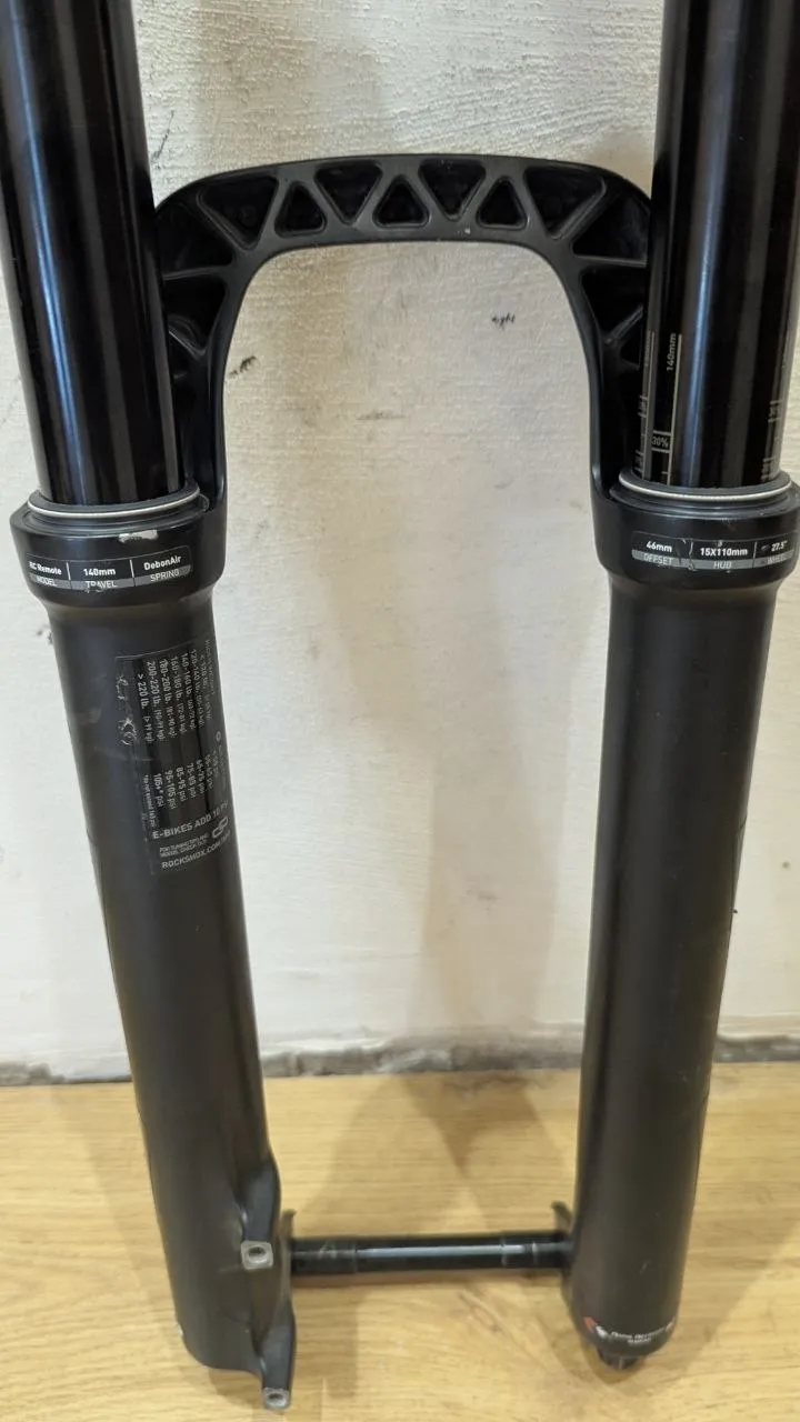 Вилка RockShox Revelation 27.5 140/110 мм фото 7