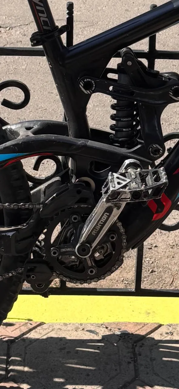 RockShox Boxxer вилка + Truvativ Ruction система фото 2