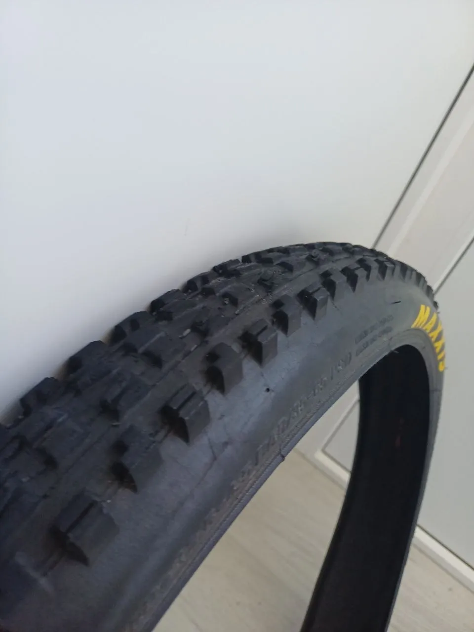 Покришка Maxxis Minion DHF 26 2.35 фото 3