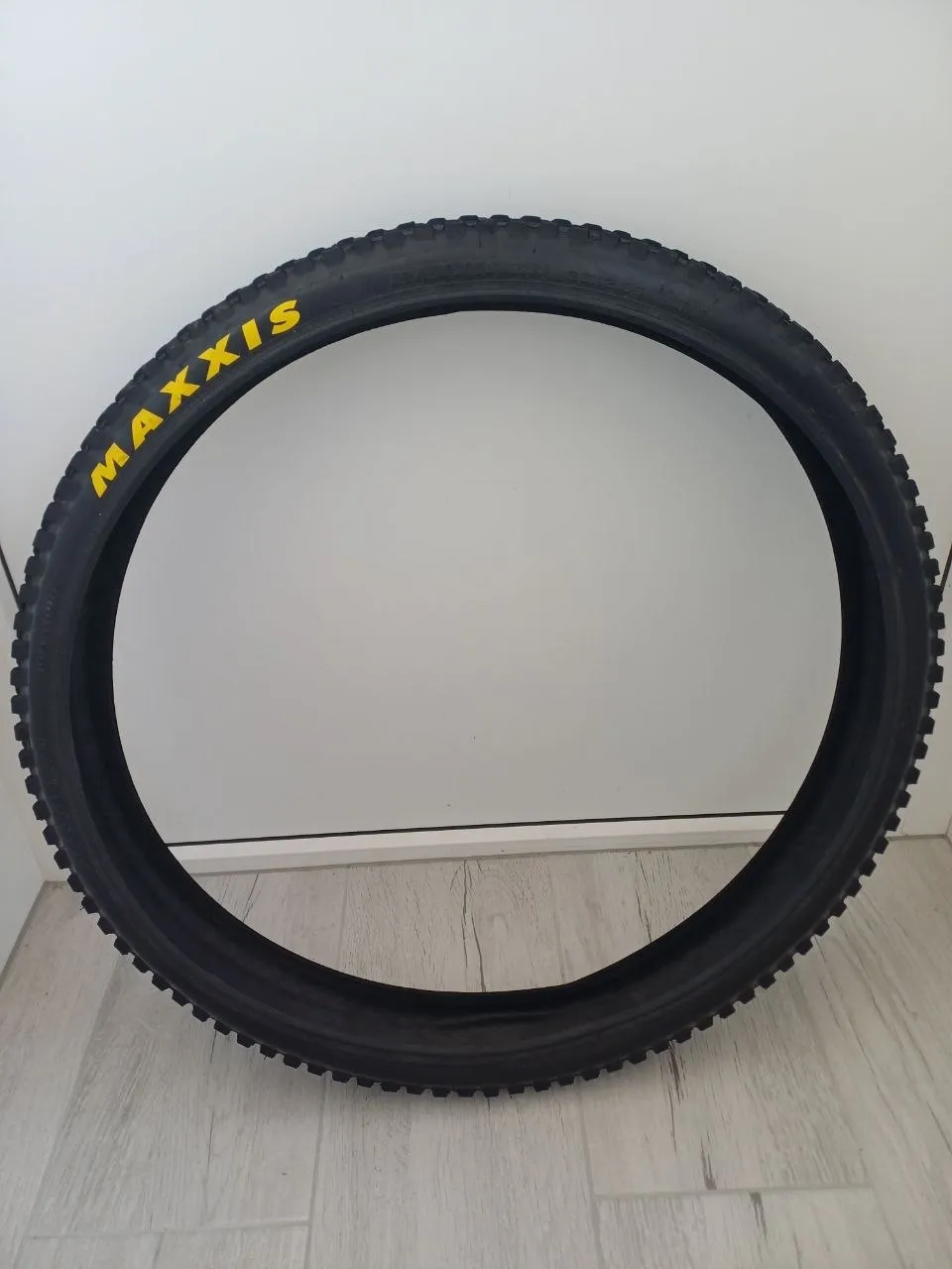 Покришка Maxxis Minion DHF 26 × 2.35 фото 2
