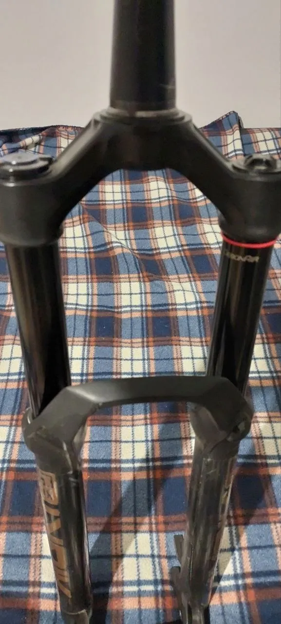 Rock Shox Lyrik Select RC Charger вилка 29 150мм фото 4
