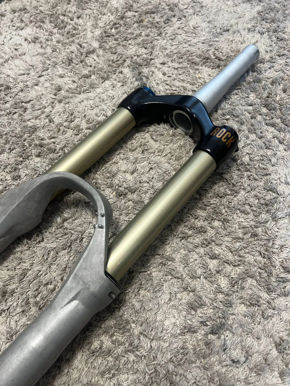 Вилка RockShox Lyrik 180 мм 20x110 фото 2
