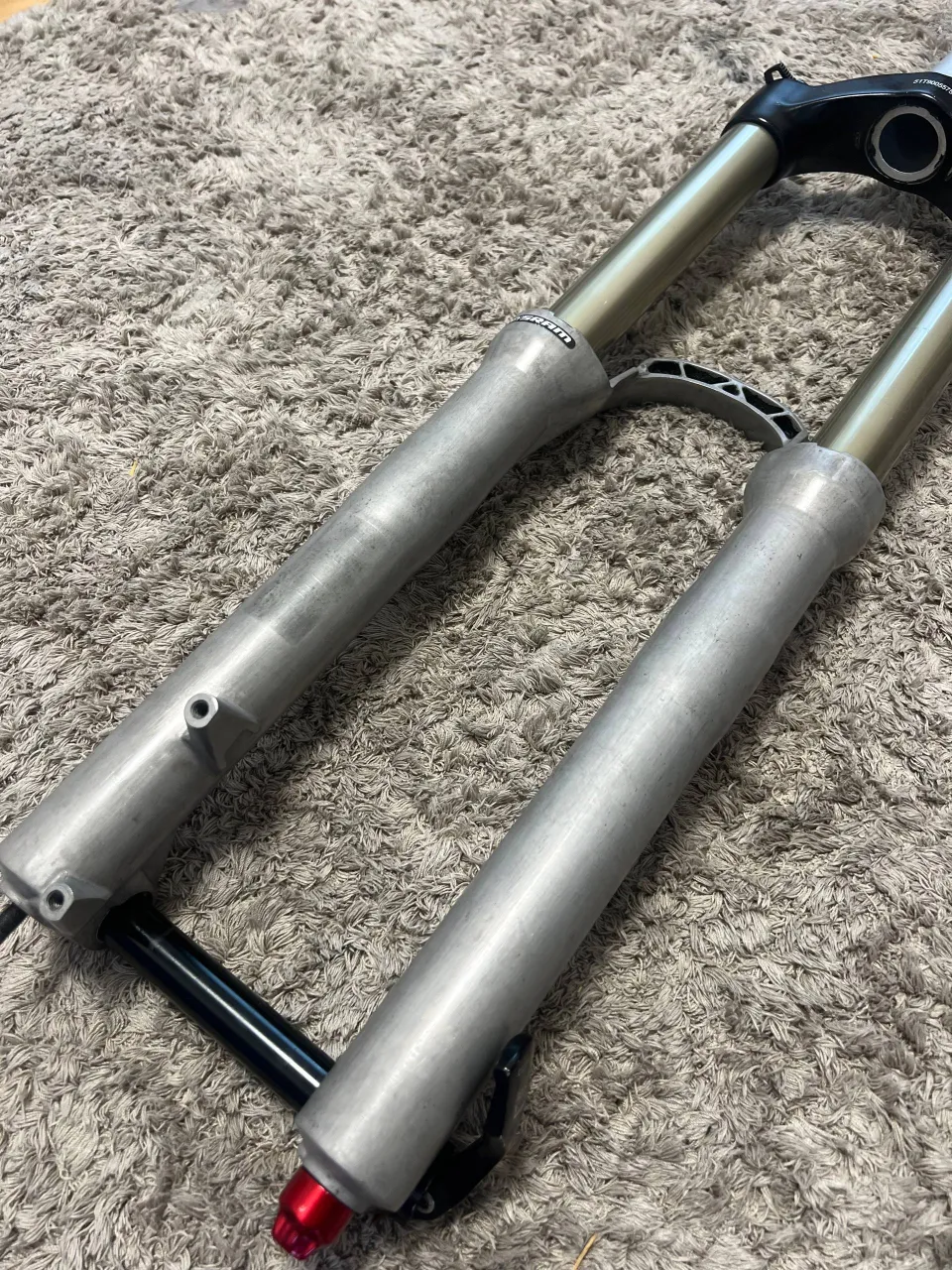 Вилка RockShox Lyrik 180 мм 20x110 фото 5