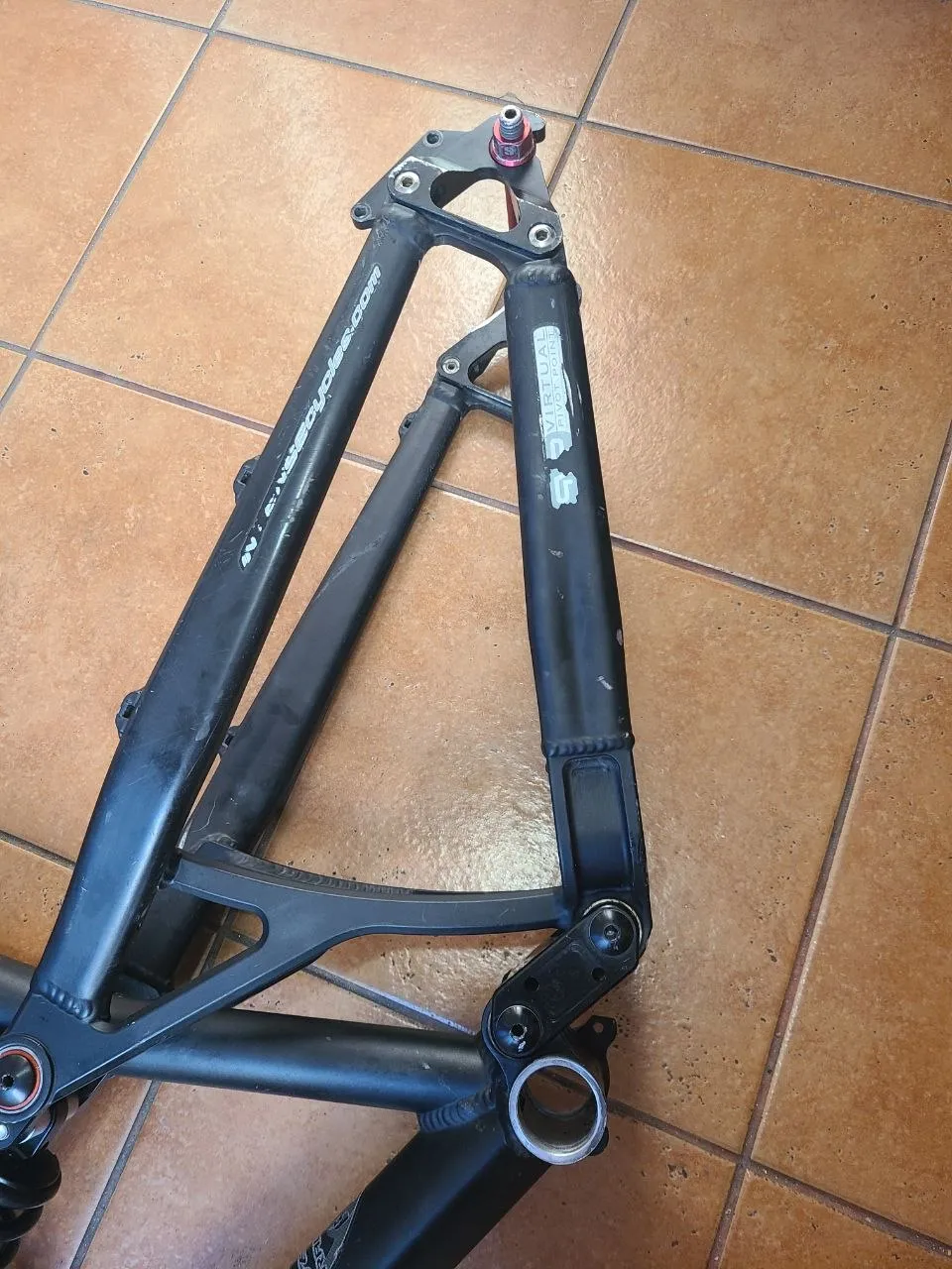 Intense Socom Pro 2008 рама двопідвіс M 26" фото 8