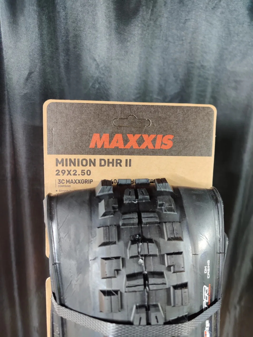 Покрышка Maxxis Minion DHR II 29x2.50 фото 2