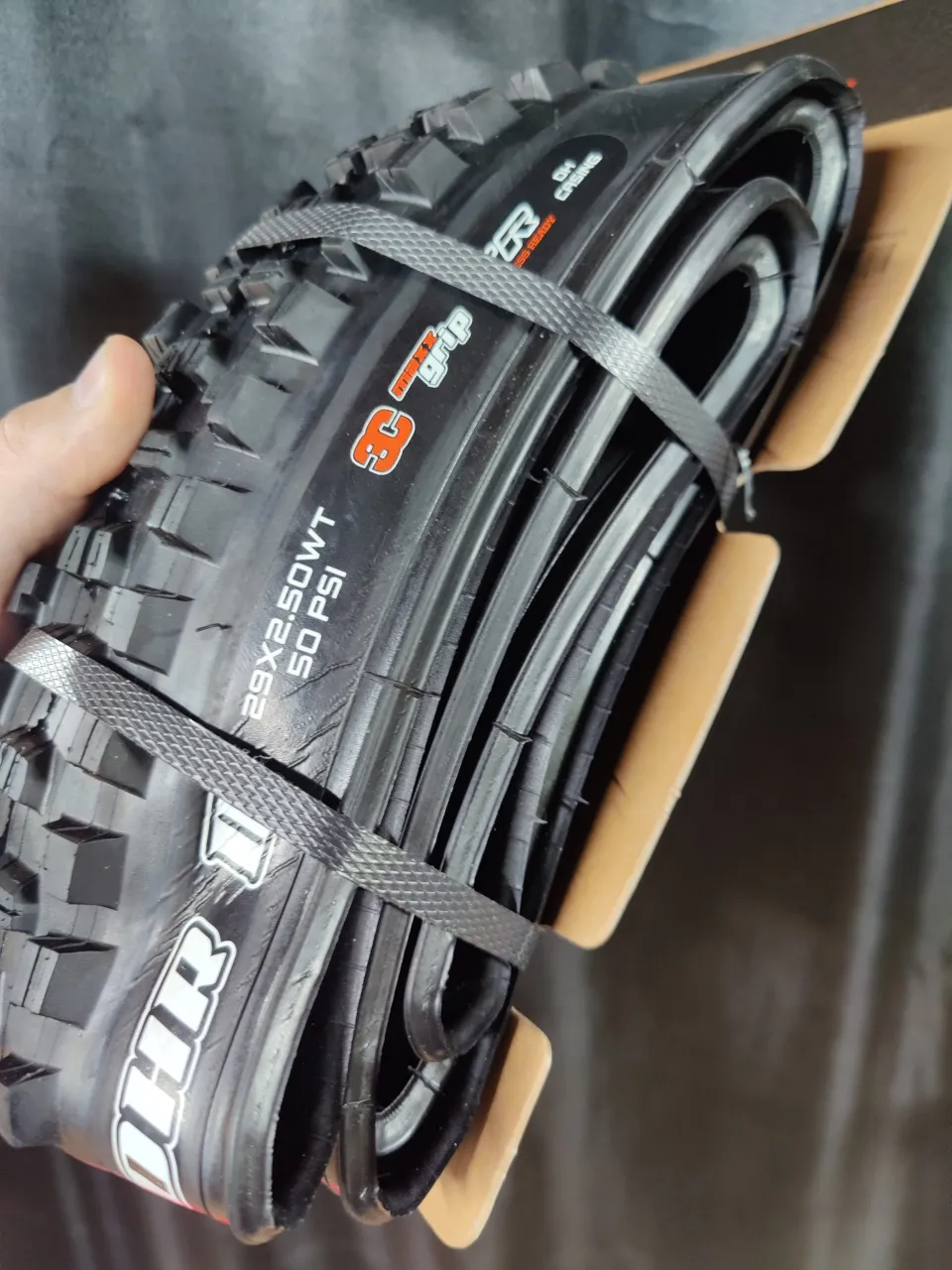 Покрышка Maxxis Minion DHR II 29x2.50 фото 3