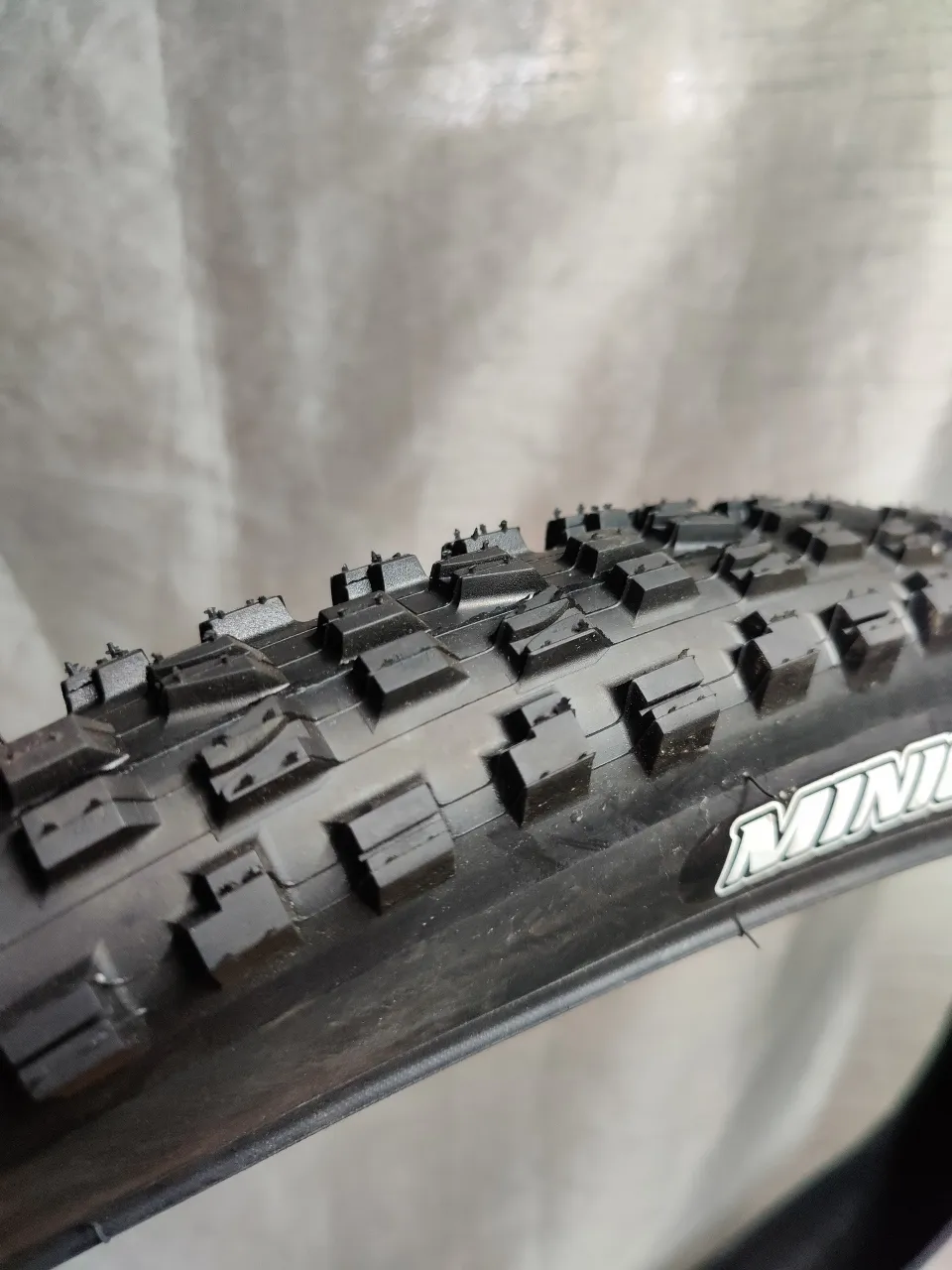 Покришка Maxxis MINION DHF 27.5x2.50 фото 3