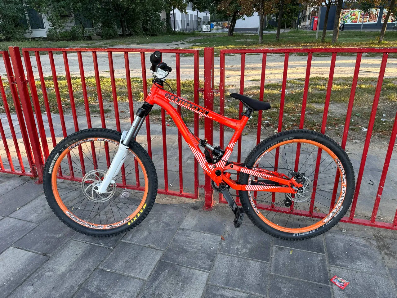 Commencal Supreme v6 DH 2012 фото 1