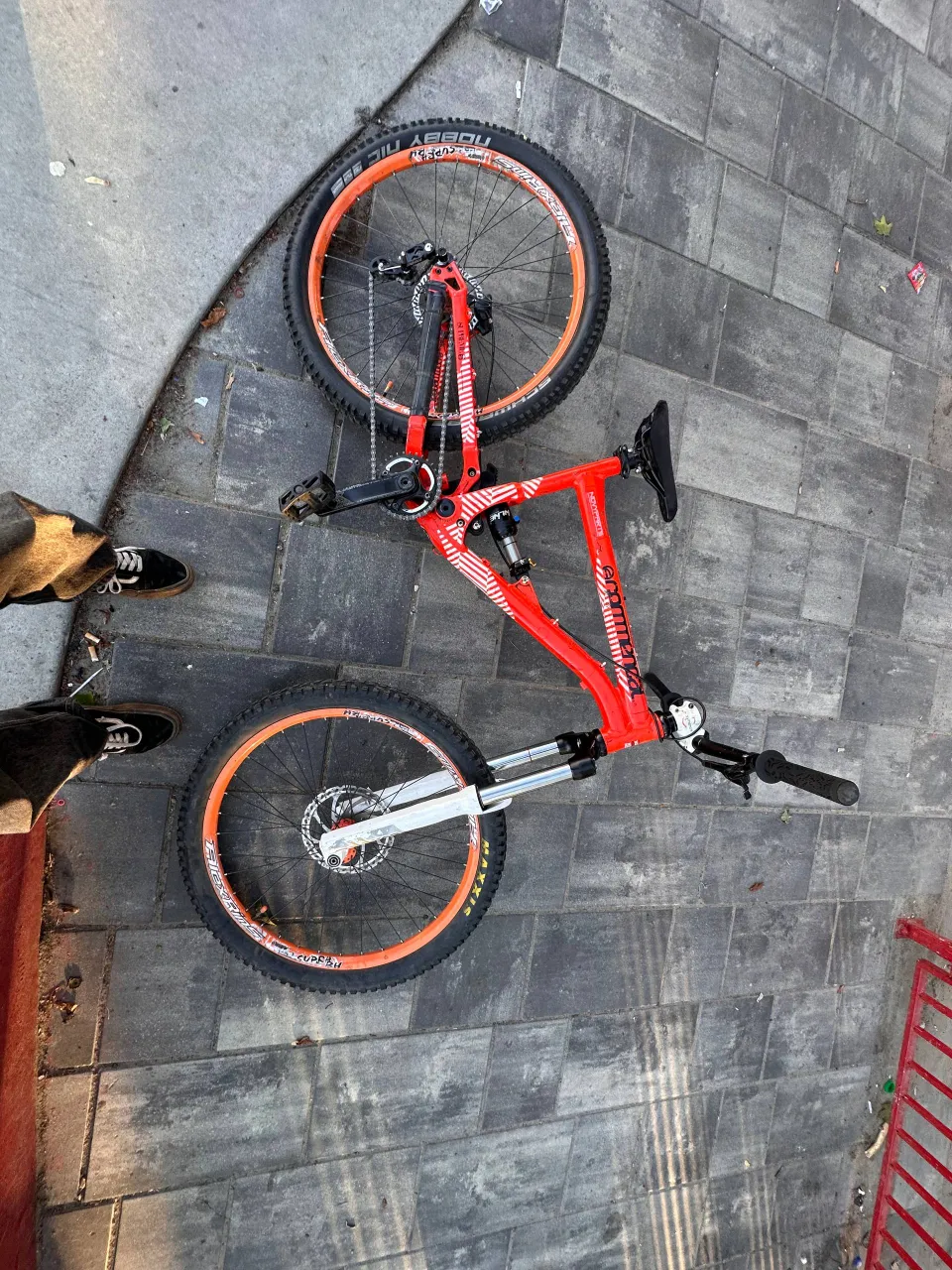 Commencal Supreme v6 DH 2012 фото 2