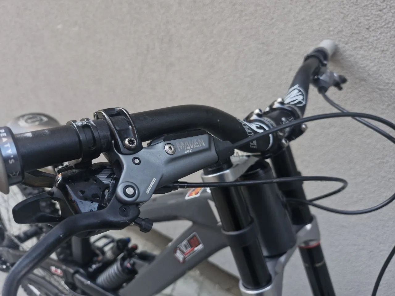 YT Tues 2021 AL 27.5 M — DH велосипед фото 8