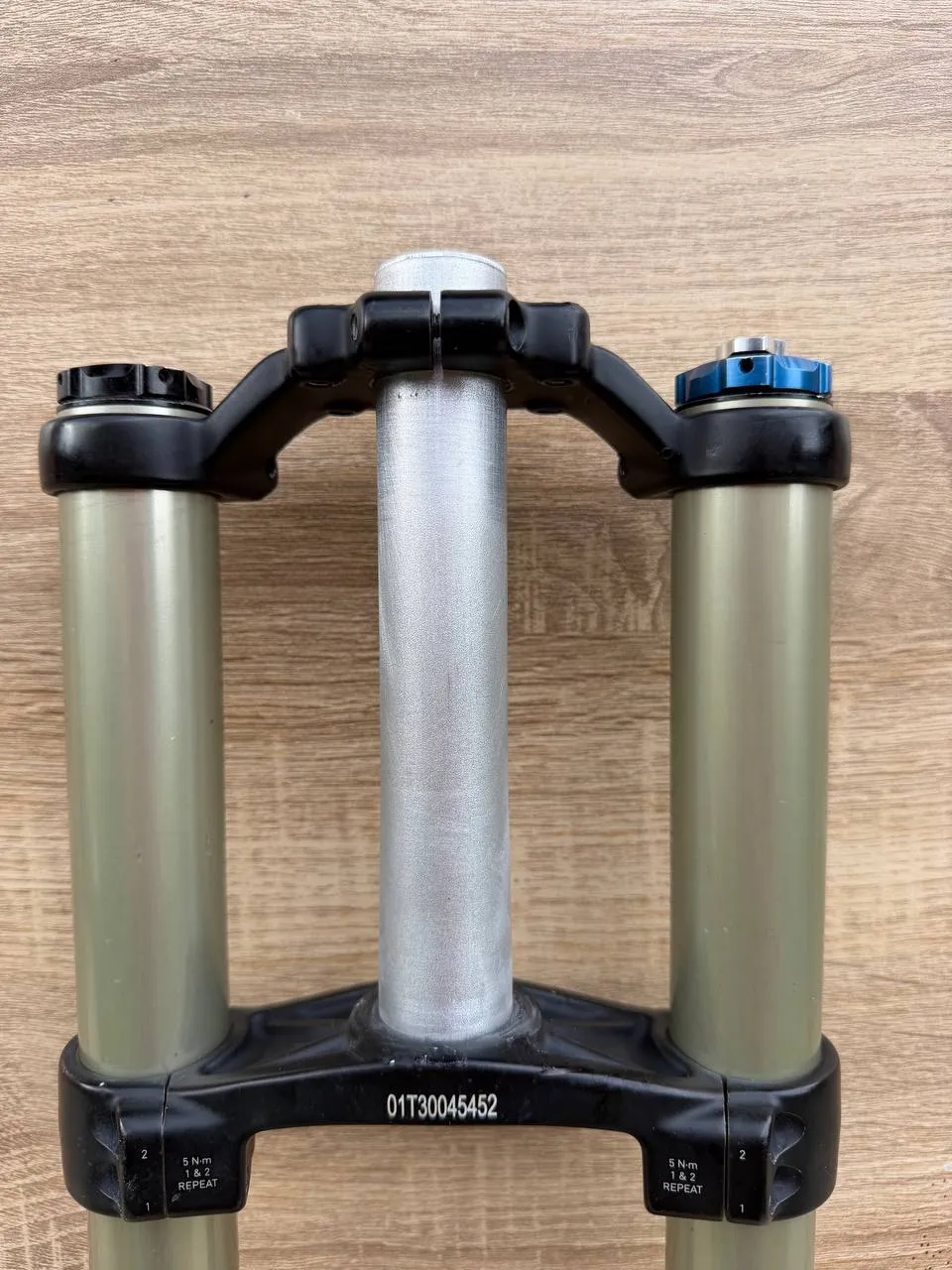 Вилка Rock Shox Boxxer R2C2 фото 6