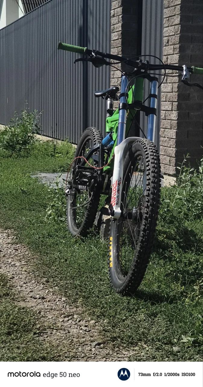 RockShox Domain R вилка фото 1