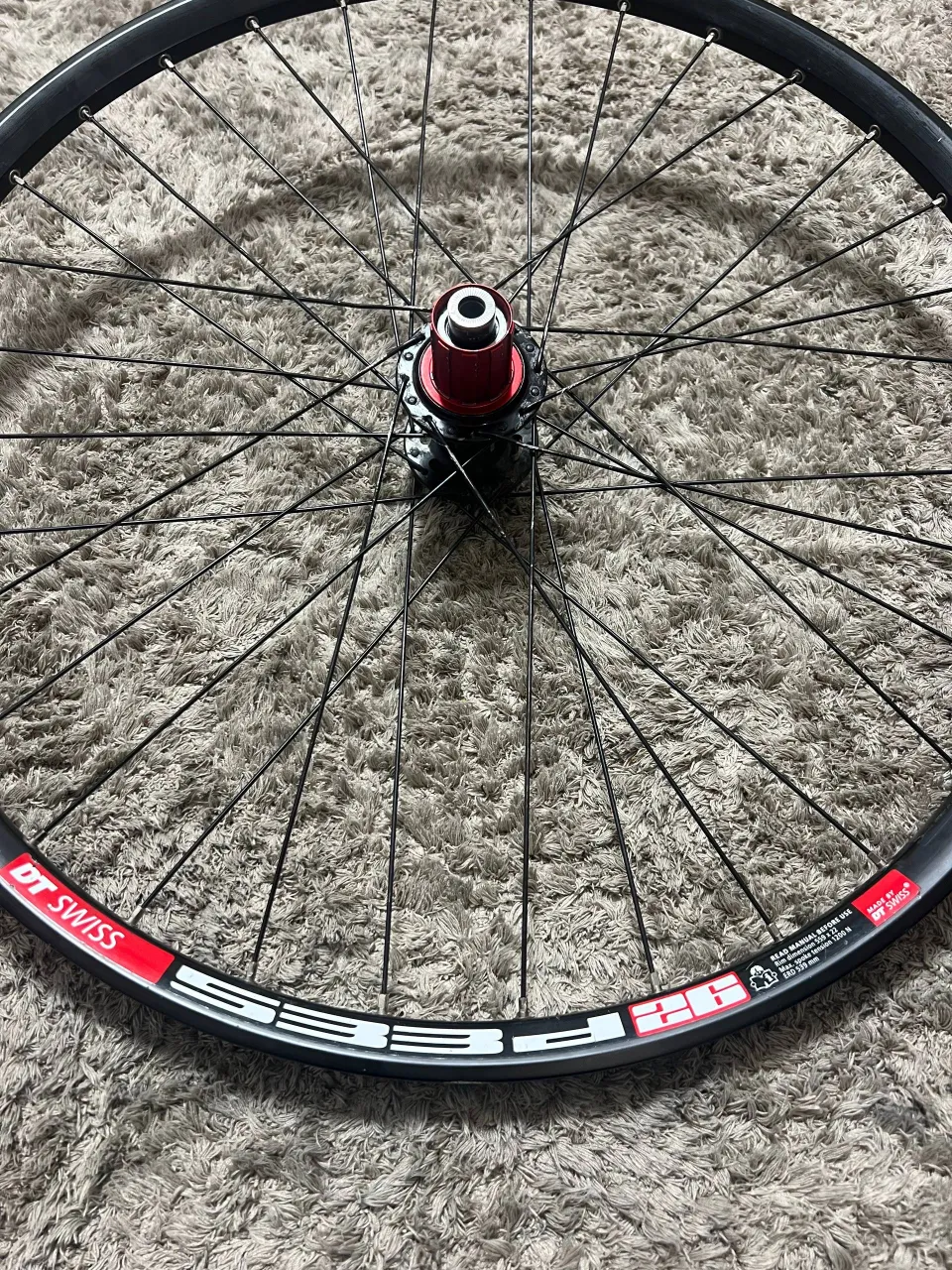 Колесо 26" DT Swiss 533d + OnOne втулка 135/10 фото 2
