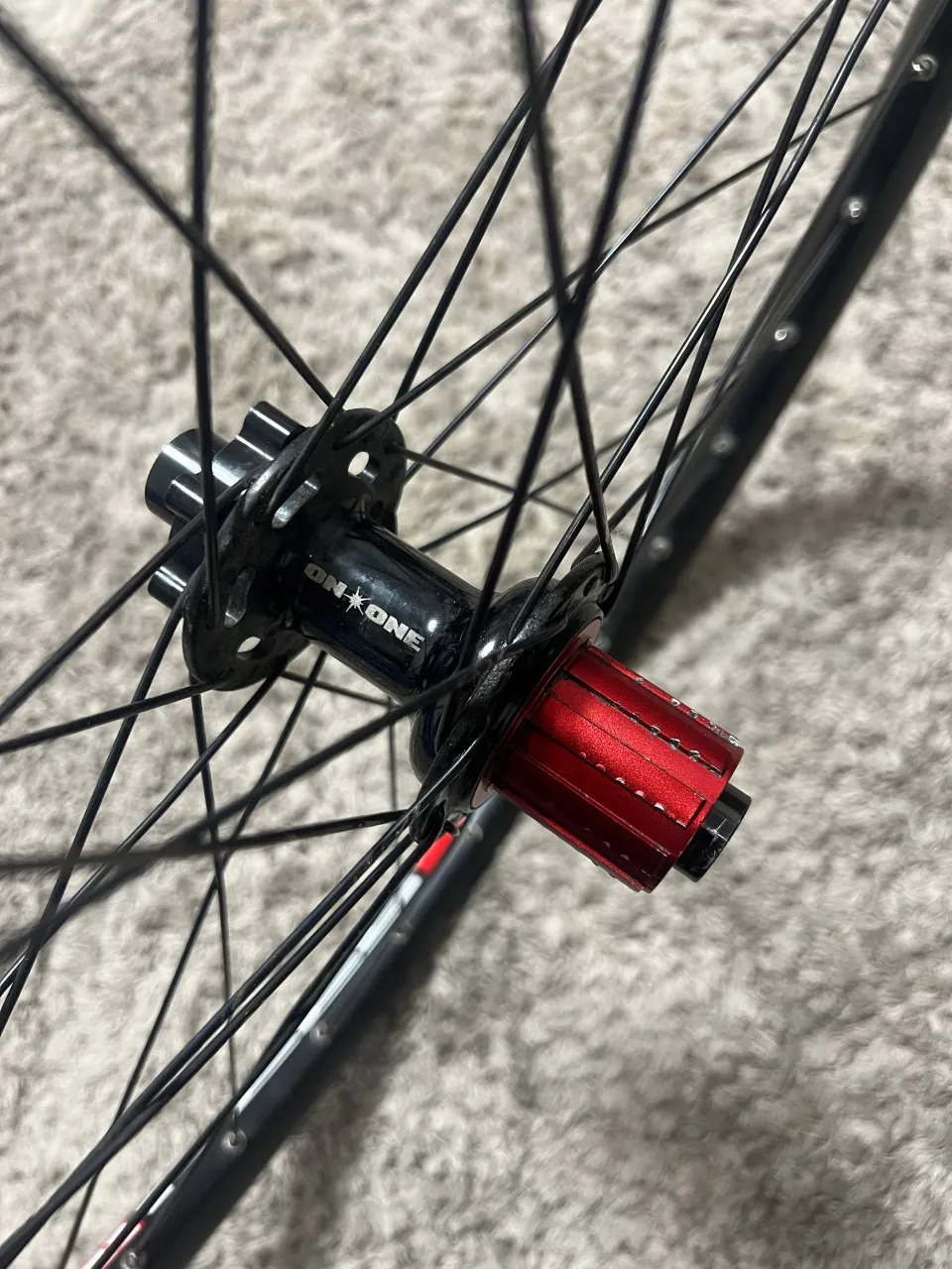 Колесо 26" DT Swiss 533d + OnOne втулка 135/10 фото 4