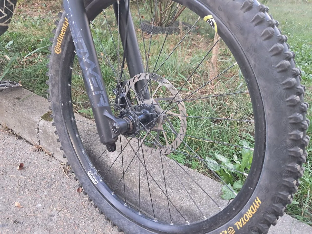 YT Industries Tues CF Comp 2017 фото 2