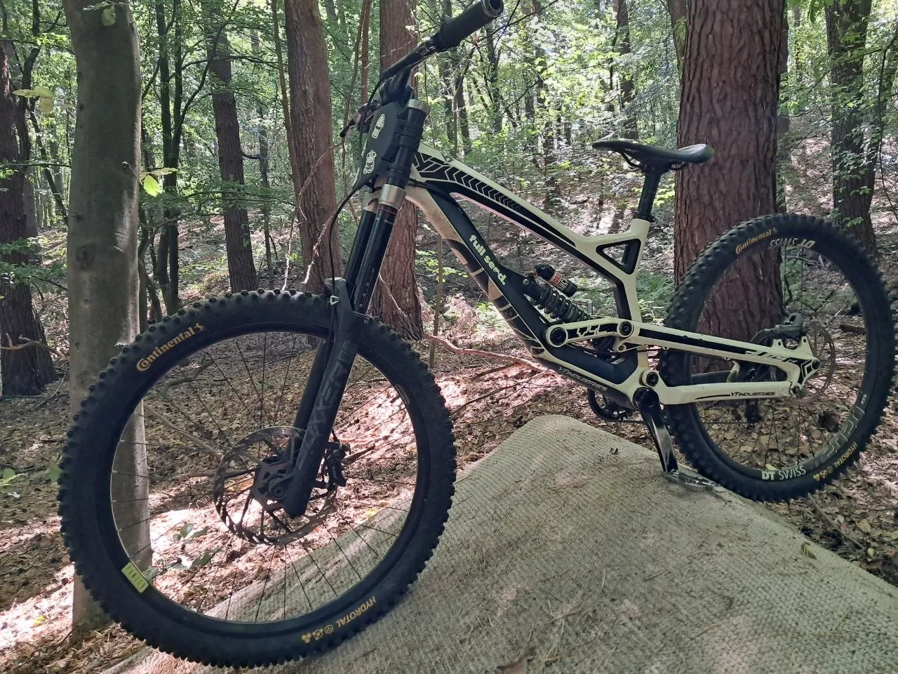 YT Industries Tues CF Comp 2017 фото 10