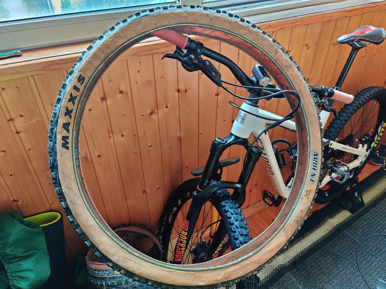 Покришки Hutchinson Griffus 29x2.5 + Maxxis Ardent 29x2.4 фото 3